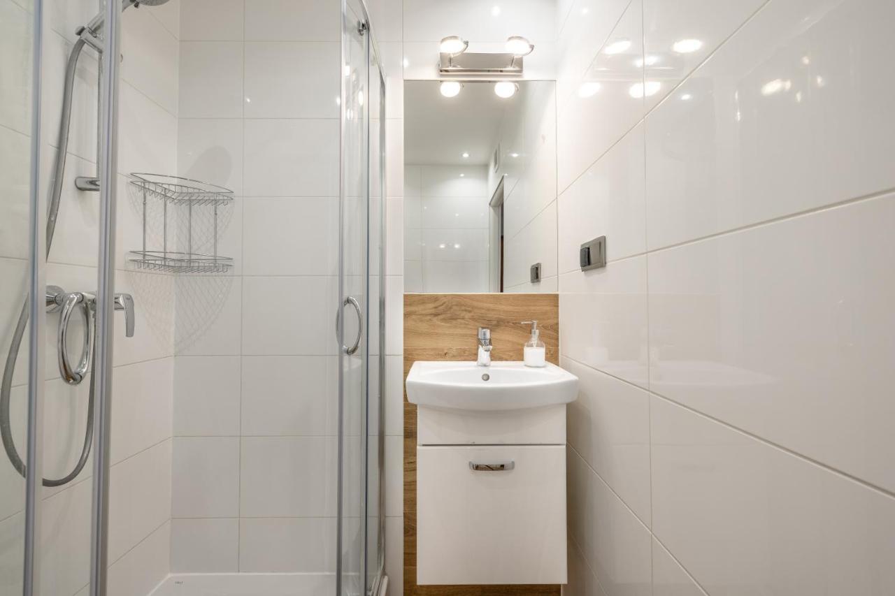 Ap Kolobrzeska Apartment *